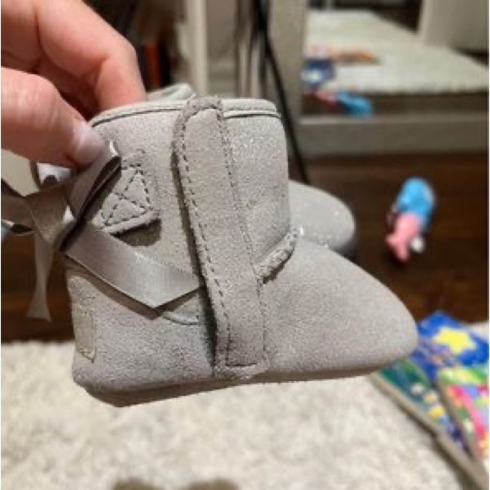 Infant UGGs - Silver with Bows